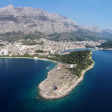 With A Parking Space - 16430 Makarska