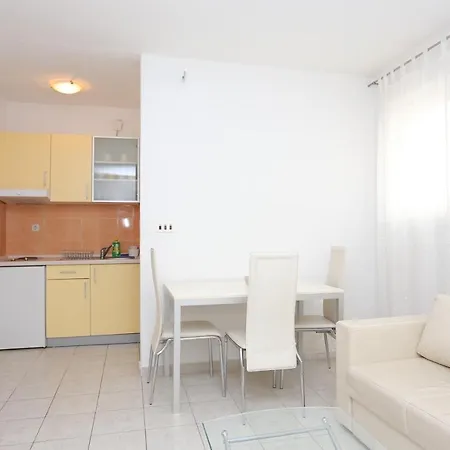 With A Parking Space - 16430 * Makarska